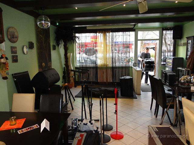 Sound Cafe 2012-01.jpg - Der erste Paranoizedler betritt den Mond!! ;)